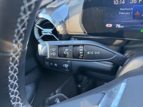 Used 2024 Chevrolet Blazer EV LT image 40