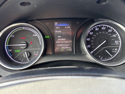 Used 2019 Toyota Camry SE w/ Audio Package FWD image 18