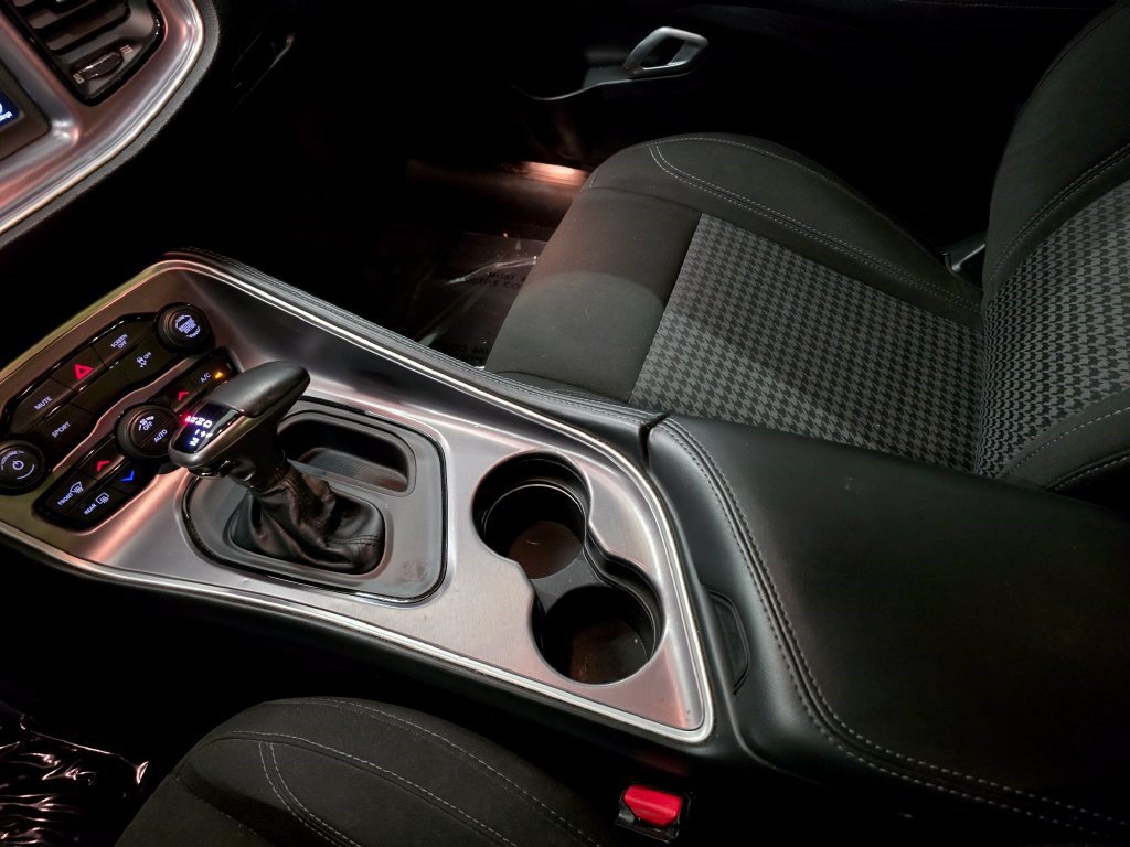 Used 2020 Dodge Challenger SXT RWD image 25