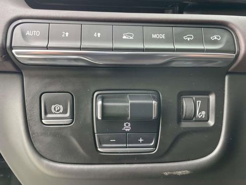 Used 2024 Cadillac Escalade ESV Premium Luxury Platinum image 13