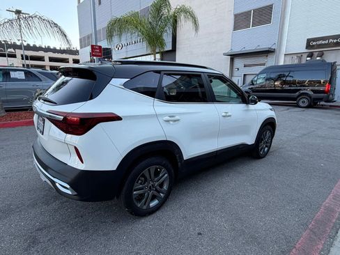 Used 2023 Kia Seltos S FWD image 4