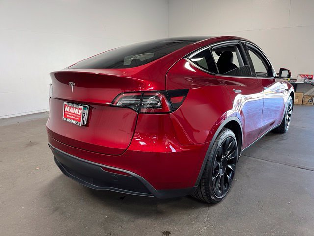 Used 2024 Tesla Model Y Long Range RWD image 3