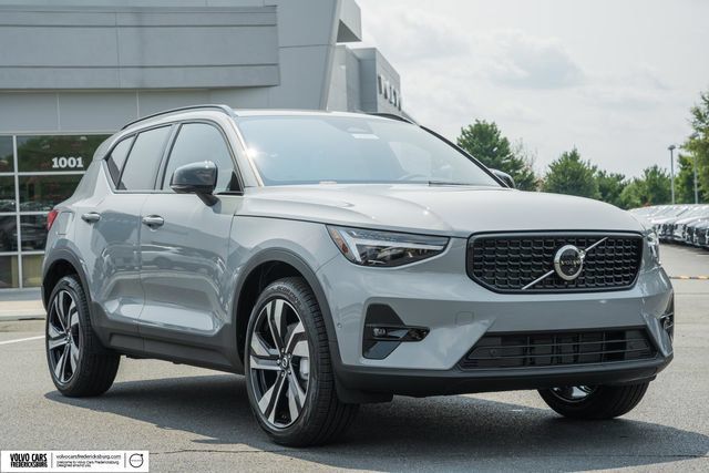 New 2026 Volvo XC40 B5 Ultra w/ Protection Package Premier AWD/4WD image 1