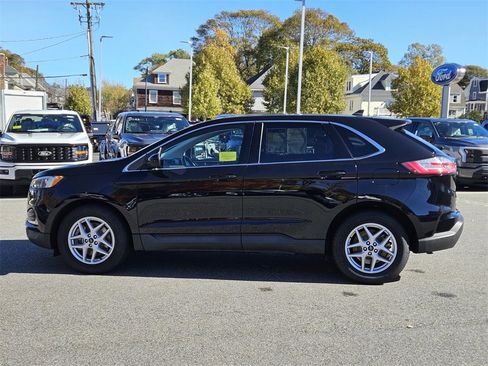 Used 2022 Ford Edge SEL w/ Convenience Package image 2