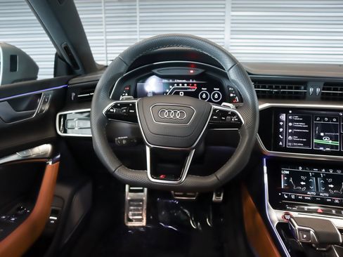 Used 2025 Audi RS 7 Performance image 19
