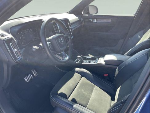 Used 2021 Volvo XC40 T5 R-Design w/ Advanced Package AWD/4WD image 11