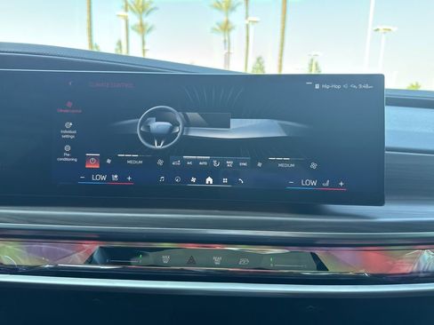 Used 2024 BMW 740i image 20