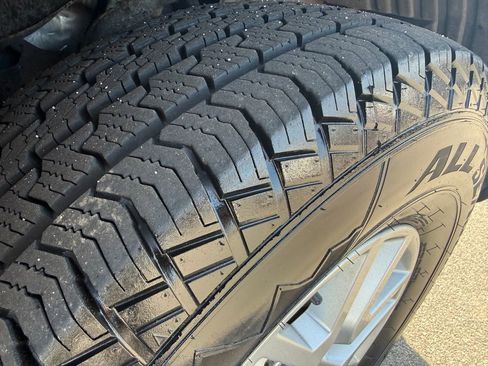 Used 2017 Nissan Frontier SV image 15