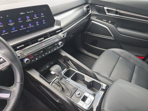 Used 2024 Kia Telluride LX FWD image 28
