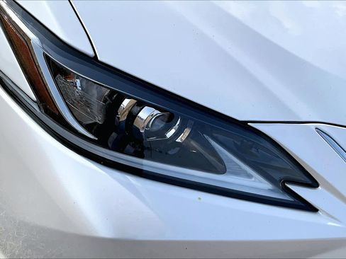 Used 2023 Lexus ES 300h w/ Premium Package image 27