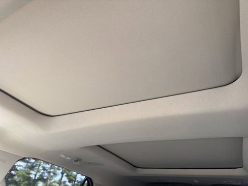 Used 2019 Ford Explorer Limited w/ Limited Luxury Package AWD/4WD image 13