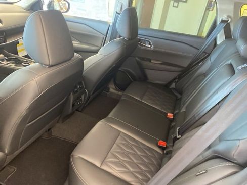 New 2026 Nissan Rogue Platinum w/ Platinum Premium Package image 11