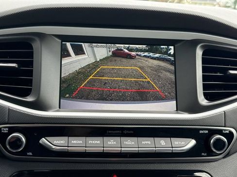 Used 2019 Hyundai Ioniq Electric FWD image 31