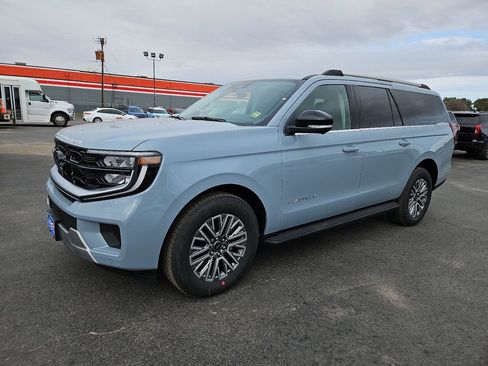 New 2026 Ford Expedition Max Platinum image 5