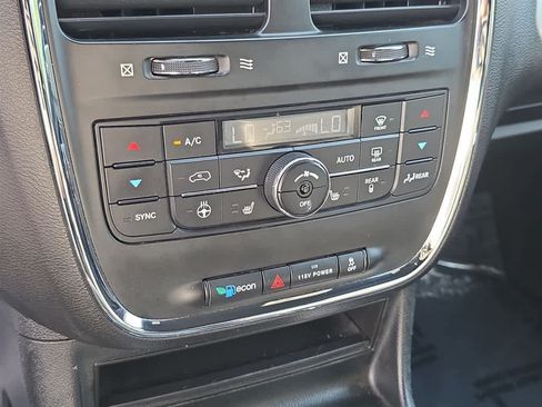 Used 2017 Dodge Grand Caravan GT FWD image 22