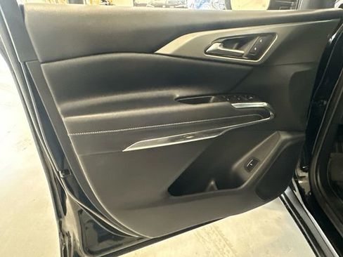 Used 2025 Chevrolet Traverse LT w/ Sun and Wheel Package AWD/4WD image 32