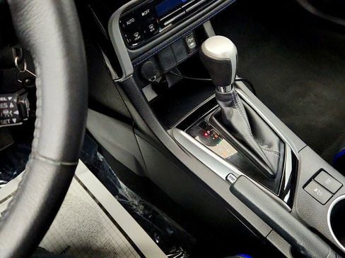 Used 2017 Toyota Corolla SE w/ Body Protection Package FWD image 16
