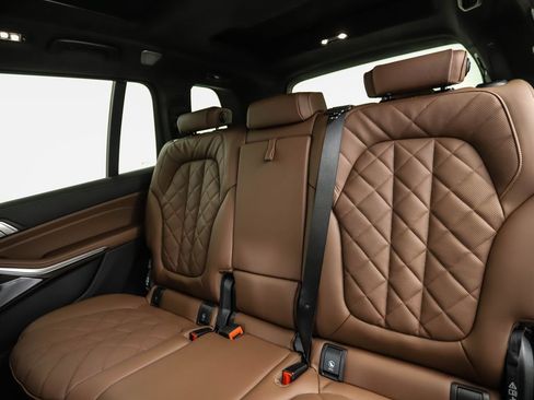 New 2027 BMW X7 xDrive40i w/ Executive Package AWD/4WD image 23