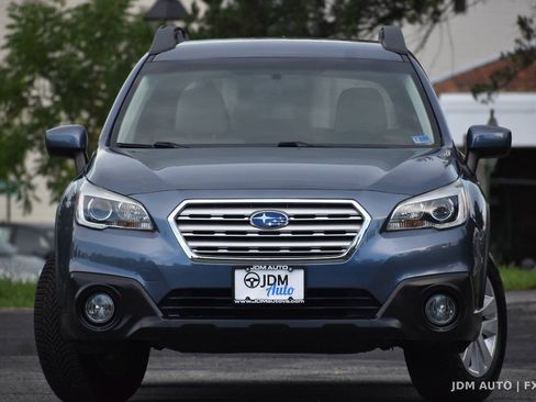 Used 2017 Subaru Outback 2.5i Premium AWD/4WD image 3