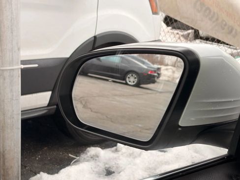 Used 2021 Mercedes-Benz GLB 250 4MATIC image 32