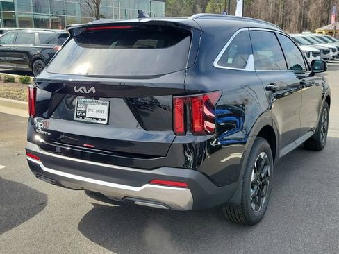 New 2026 Kia Sorento S image 4
