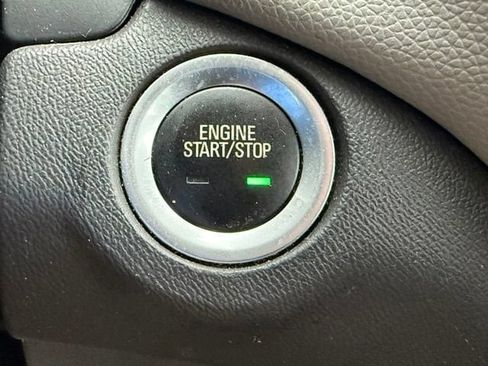Used 2020 Chevrolet Equinox LS FWD image 19