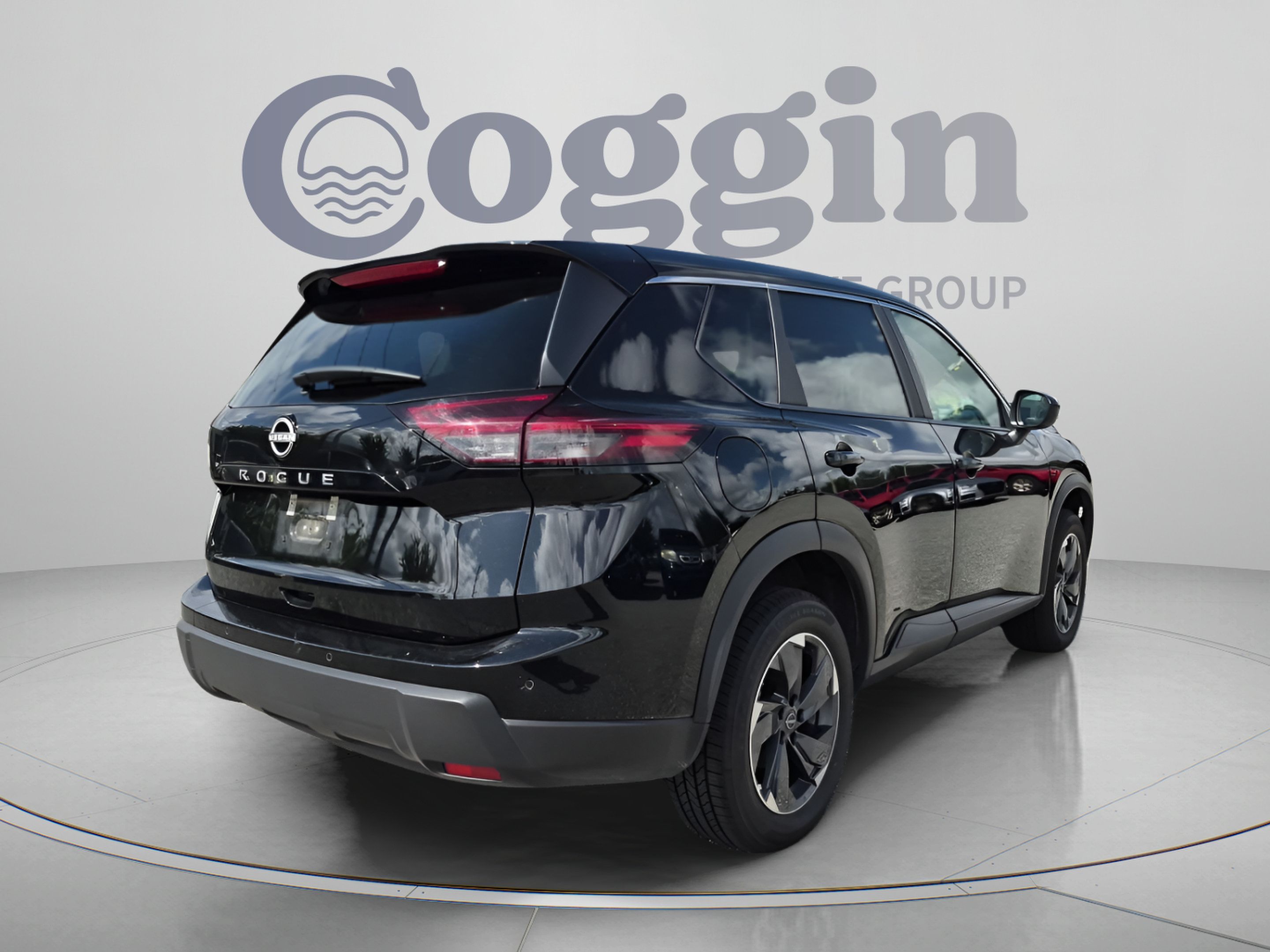 Used 2026 Nissan Rogue SV FWD image 5