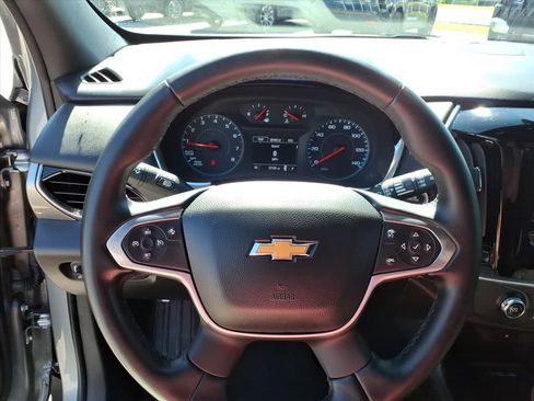 Used 2023 Chevrolet Traverse LT image 19