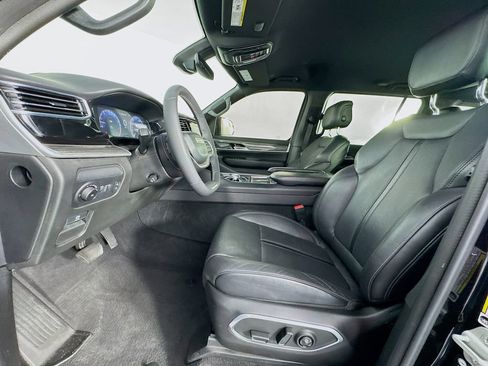 Used 2022 Jeep Wagoneer Series III image 15