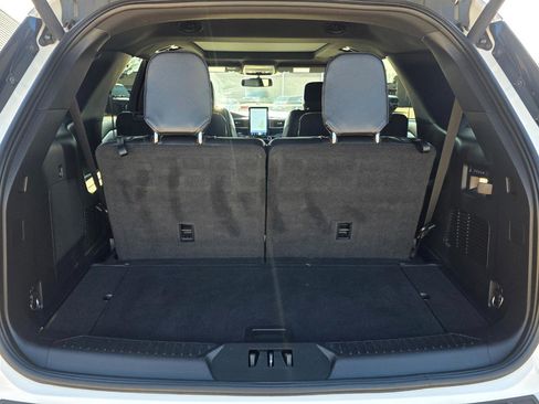 Used 2022 Ford Explorer ST w/ ST Street Pack image 19