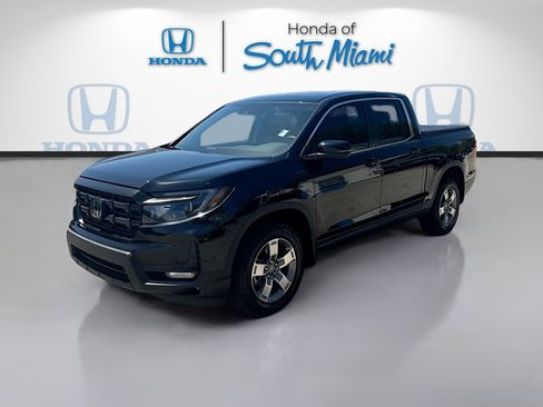 Certified 2025 Honda Ridgeline RTL image 3