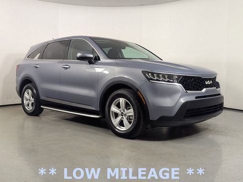 Used 2023 Kia Sorento LX FWD image 1