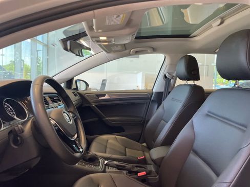 Used 2021 Volkswagen Golf 4-Door FWD image 12