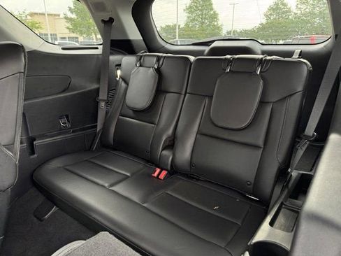 Used 2022 Ford Explorer XLT w/ Equipment Group 202A RWD image 31