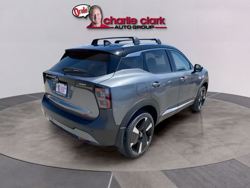 Certified 2025 Nissan Kicks SR FWD image 5