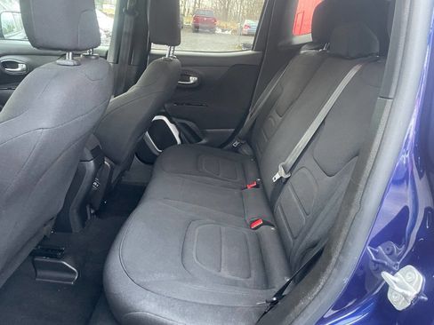 Used 2019 Jeep Renegade Latitude image 10