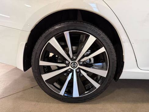Used 2021 Nissan Altima 2.5 Platinum AWD/4WD image 29