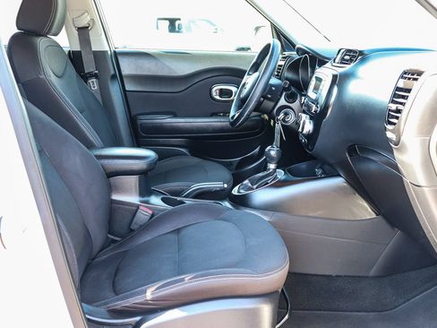 Used 2016 Kia Soul FWD image 20