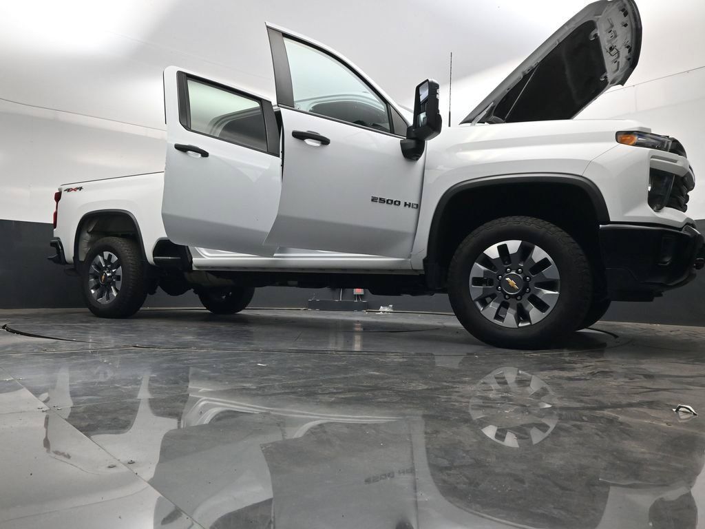 Used 2024 Chevrolet Silverado 2500 Custom AWD/4WD image 49