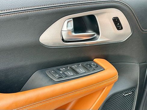 New 2026 Chrysler Pacifica Pinnacle image 13