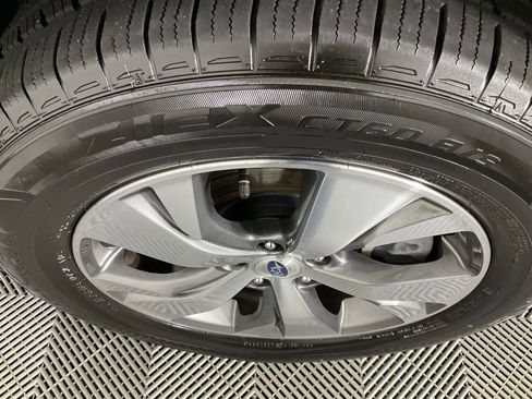 Used 2022 Subaru Ascent Premium w/ Convenience Package image 9