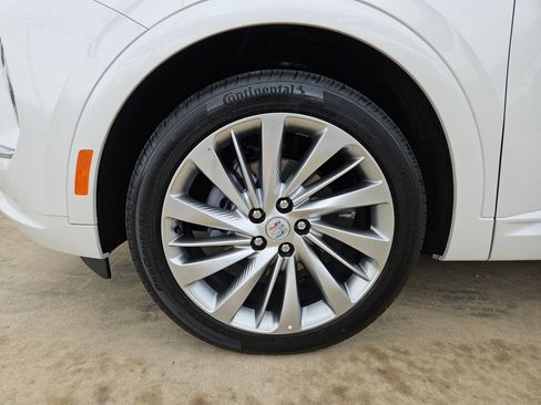 Certified 2025 Buick Envision Avenir AWD/4WD image 31