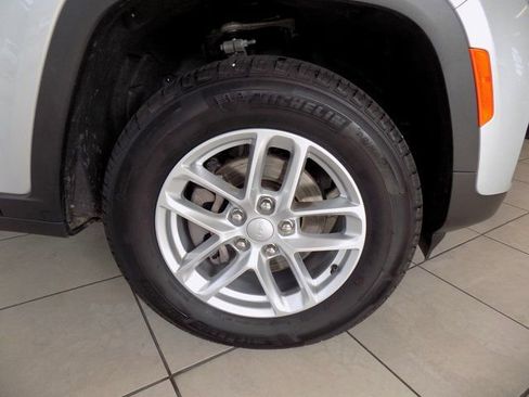 New 2025 Jeep Grand Cherokee Laredo X w/ Luxury Tech Group I image 10