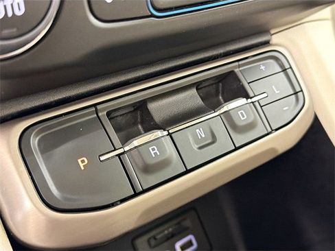 Used 2023 GMC Acadia Denali image 16