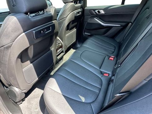 Used 2022 BMW X5 xDrive40i AWD/4WD image 10