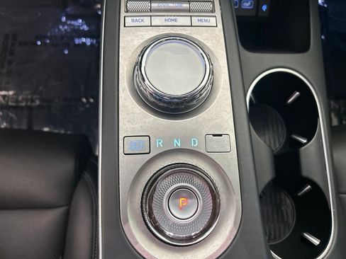 Used 2025 Genesis GV70 2.5T AWD/4WD image 51