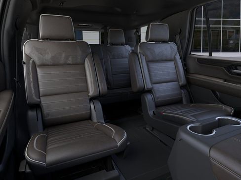 New 2026 GMC Yukon Denali Ultimate w/ LPO, Floor Liner Package AWD/4WD image 18