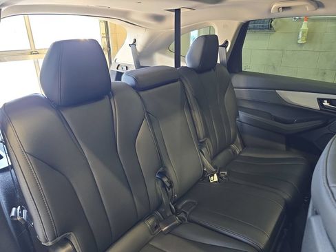 Used 2025 Acura MDX SH-AWD image 12