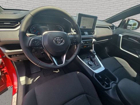 Used 2025 Toyota RAV4 SE AWD/4WD image 16