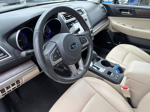Used 2017 Subaru Outback 3.6R Limited w/ Popular Package #5 image 11